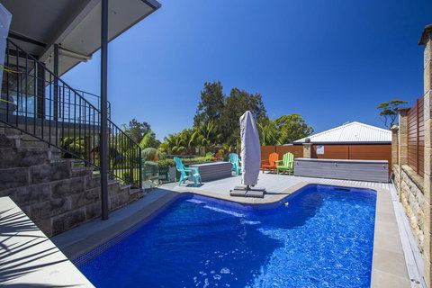 Studio Cabana On Golf In Mollymook - Accommodation Broome 1