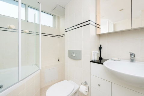 Stunning Harbour View Home! - Accommodation Broome 3