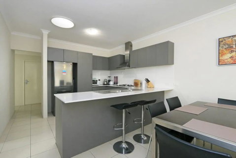 Stunning Home Near Scarborough Beach Sleeps 11 - Accommodation Broome 1