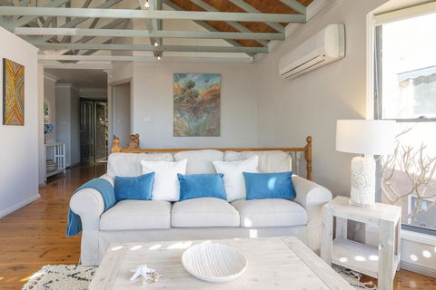 STUNNING WATERFRONT ESCAPE AT DALEYS POINT - Accommodation Broome 3
