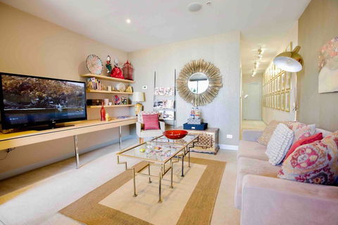 Stylish 1 Bedroom Apartment Amazing City Views - Accommodation Broome 2