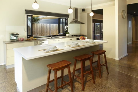 Stylish Living- Fireplace, WiFi, Linen, 4 Bdrm, Beach 850m - Accommodation Broome 0