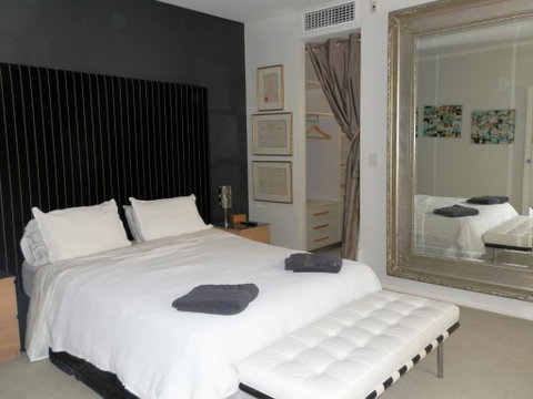 Sun, Sand, Sea And Salty Kisses Cottesloe Beach House - Accommodation Broome 2