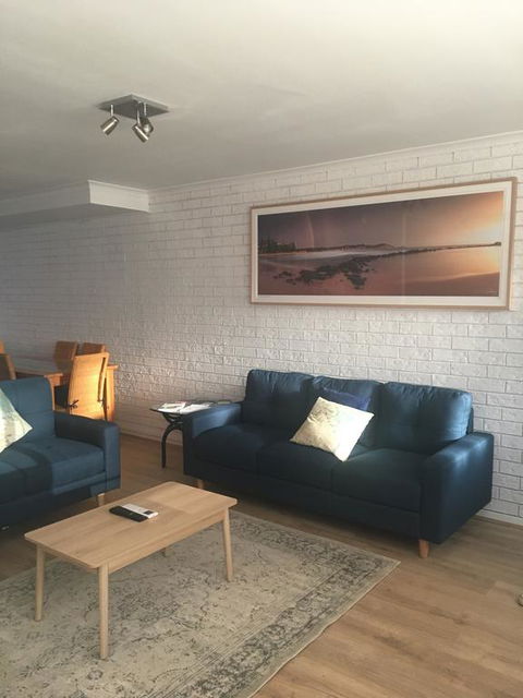 Sunlit Townhouse - Accommodation Broome 0