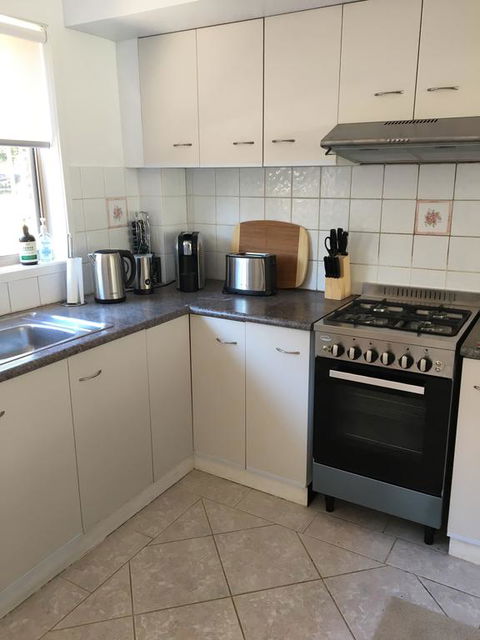 Sunlit Townhouse - Accommodation Broome 2