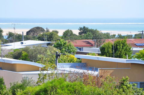 SUNSET WATERS - INLET SIDE - Accommodation Broome 1