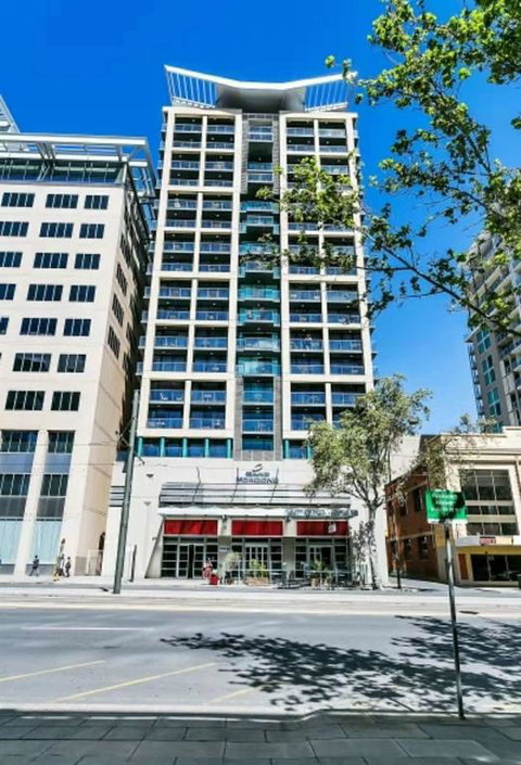 Super Luxurious Apartment On North Terrace - Accommodation Broome 3