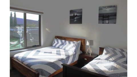 SURFSIDE LAKEVIEWS - FREE WIFI - Accommodation Broome 2