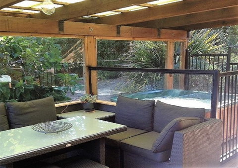 Sutton Spring Art Retreats - Accommodation Broome 0