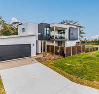SWEEPING VIEWS - FREE WIFI  NETFLIX - PET FRIENDLY OUTSIDE ONLY - Accommodation Broome