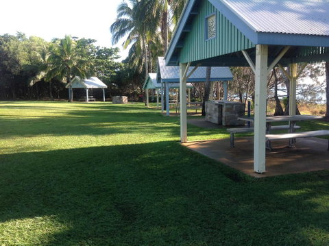 Tannum Sands Hotel / Motel - Accommodation Broome 0