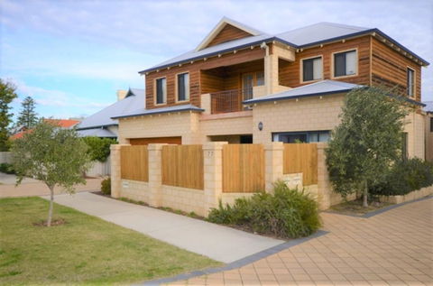 Terrific Townhouse - Accommodation Broome 0