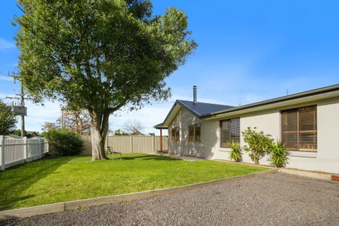 THE ASHMAN HOUSE - Modern And Close To Town - Accommodation Broome 3