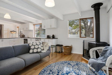 THE ASHMAN HOUSE - Modern And Close To Town - Accommodation Broome 1