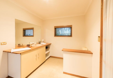 Parnella Kettering - Accommodation Broome 6
