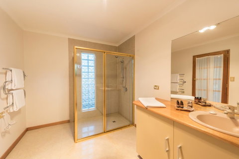 Parnella Kettering - Accommodation Broome 8