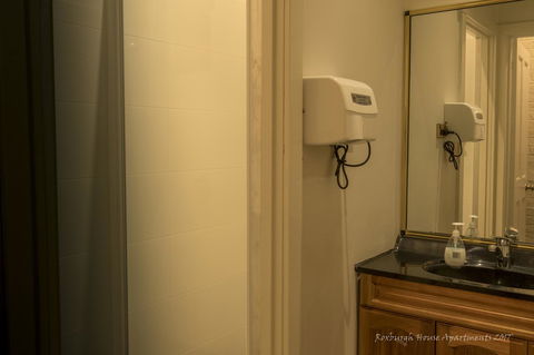 Roxburgh House Apartments - Accommodation Broome 2