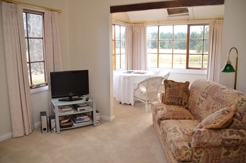 Buttons Cottage For Canyon & Rain Forest Walks With In House Dining - Accommodation Broome 15