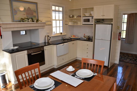 Buttons Cottage For Canyon & Rain Forest Walks With In House Dining - Accommodation Broome 20
