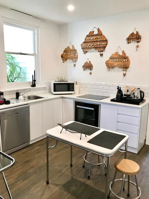 Devine Stays - Rupert #1 NOHO Art Apartment - Accommodation Broome 8