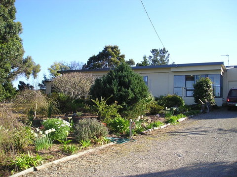 Green Views - Accommodation Broome 11
