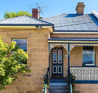 WEST NEST  Classic 3BR Hobart Terrace BEST Location View Close to City - Accommodation Broome