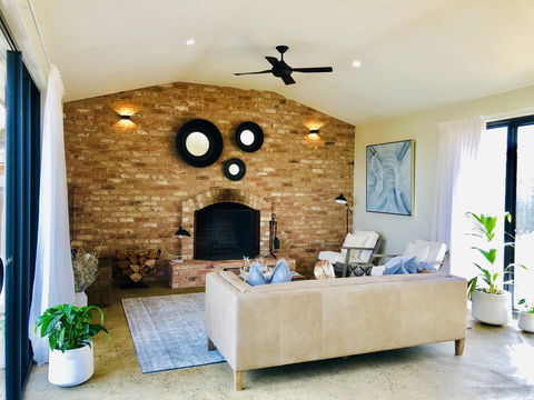 EMBRACING EVANDALE - Hosted By L'Abode Accommodation - Accommodation Broome 6