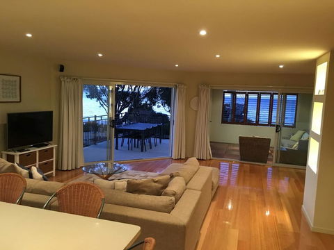 Villa 2 Bay Of Fires - Accommodation Broome 4