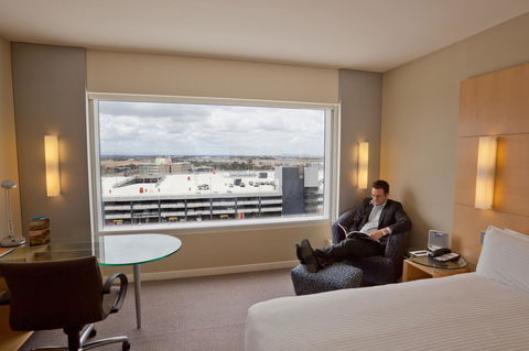 PARKROYAL Melbourne Airport - Accommodation Broome 17