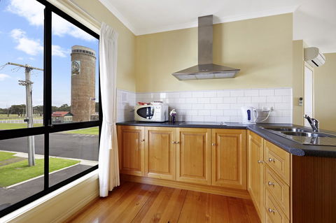 Clifftop Apartments Portland Vic - Accommodation Broome 10