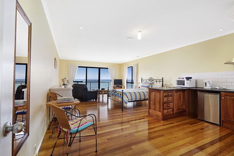 Clifftop Apartments Portland Vic - Accommodation Broome 2