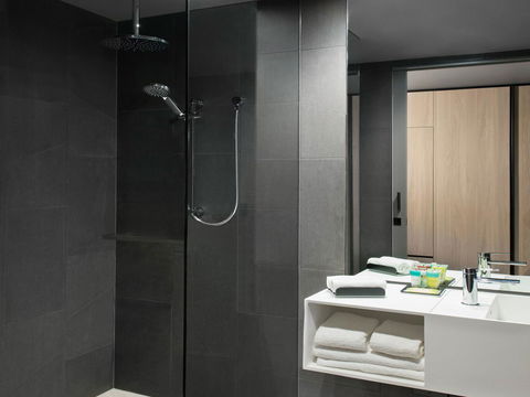 Vibe Hotel Melbourne Docklands - Accommodation Broome 16