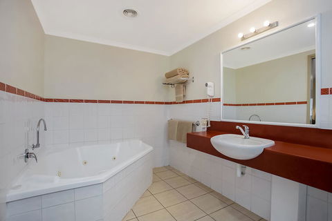 Comfort Inn Warrnambool International - Accommodation Broome 11