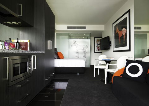 The Cullen Melbourne - Art Series - Accommodation Broome 17