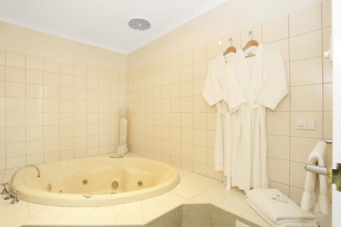 Quality Inn & Suites The Menzies - Accommodation Broome 35