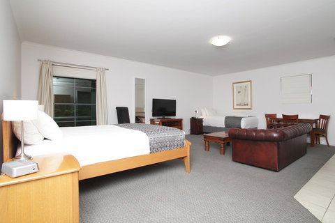 Quality Inn & Suites The Menzies - Accommodation Broome 10
