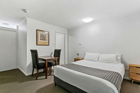 Quality Inn & Suites The Menzies - Accommodation Broome 2