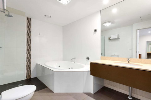 Quality Hotel Bayside Geelong - Accommodation Broome 21