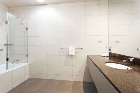 Quality Hotel Bayside Geelong - Accommodation Broome 11