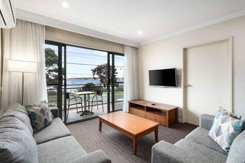 Quality Hotel Bayside Geelong - Accommodation Broome 1