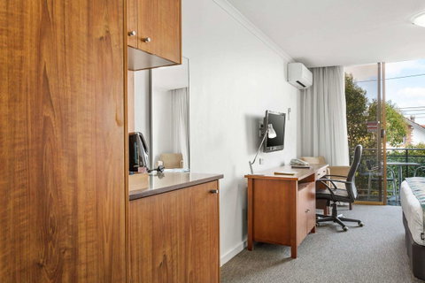 Quality Hotel Bayside Geelong - Accommodation Broome 8