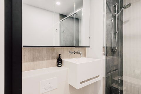 Cosmo Central Hotel Apartment - Accommodation Broome 34