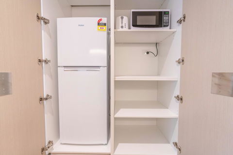 Cosmo Central Hotel Apartment - Accommodation Broome 41