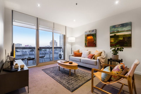Auguste, Melbourne CBD Private Accommodation With Parking - Accommodation Broome 2