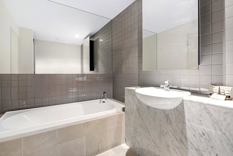 ULTIQA Little Collins (located At The Hero Apartment Building) - Accommodation Broome 15