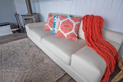 Stunning Waterfront Only 10 Minutes To Phillip Island - FREE EV UNIT 7kW For Electric Cars - Pet Friendly, Fireplace FREE WIFI Wine & Chocolates - Accommodation Broome 7