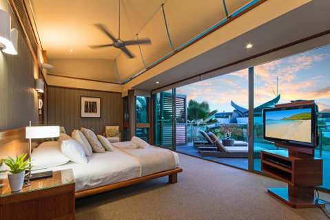 The Blue Marlin Yacht Club Villa 6 On Hamilton Island - Accommodation Broome 3