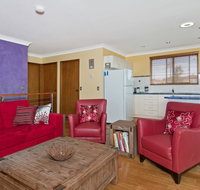 THE BOARDROOM ON BANKSIA - 11 Banksia Ave Bonny Hills - Accommodation Broome
