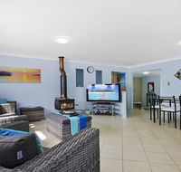 The Burra Break - 3 minute walk to beach access - Accommodation Broome
