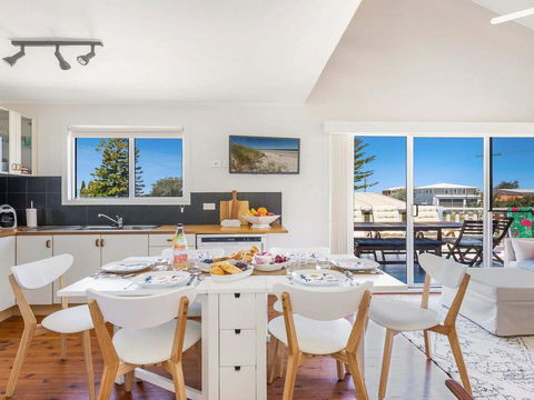 The Chalet At Callala Beach - Beach House Character - Accommodation Broome 3
